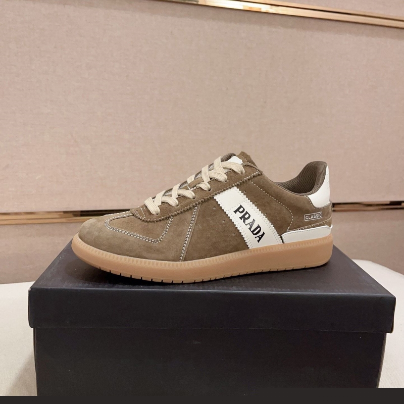 Pra*a casual shoes